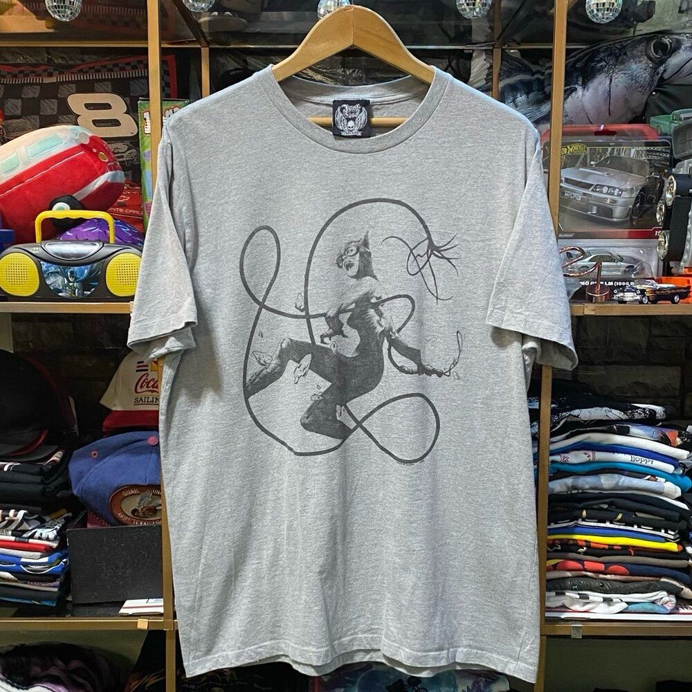 VNTG Y2K Junk Food DC Comics Catwoman Graphic T-Shirt Grey Batman Jim Lee Large